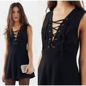 Silence + Noise 0 Black Lace Up Front Romper Jumpsuit Playsuit XS Shorts